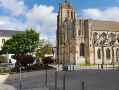 Around the cathedral